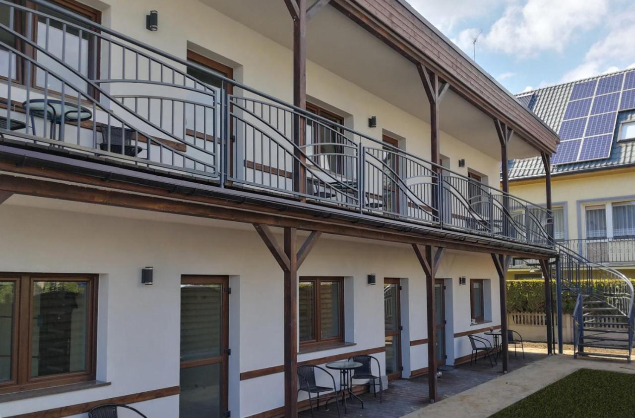 Gray House Apartamenty Дзивновек Экстерьер фото
