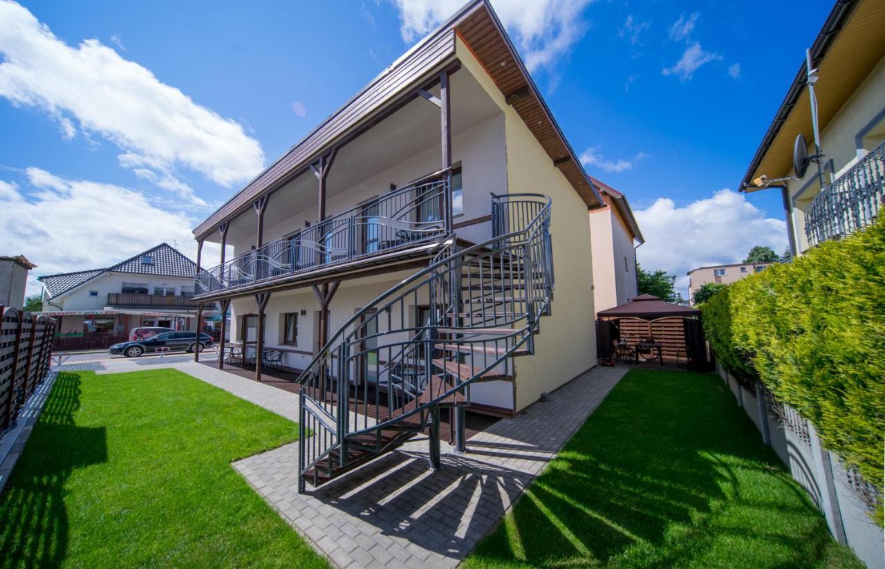 Gray House Apartamenty Дзивновек Экстерьер фото